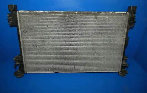 Mercedes-Benz SLK R171 Coolant radiator A2035001103