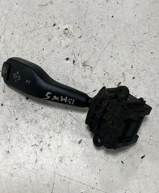 BMW 5 E39 Indicator stalk 8363668 01104010