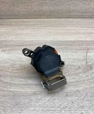 BMW 5 E39 High voltage ignition coil 1748018 11859