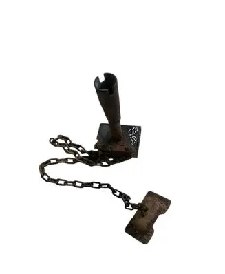 Mitsubishi L200 Spare wheel mounting bracket 
