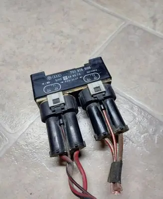 Coolant fan relay