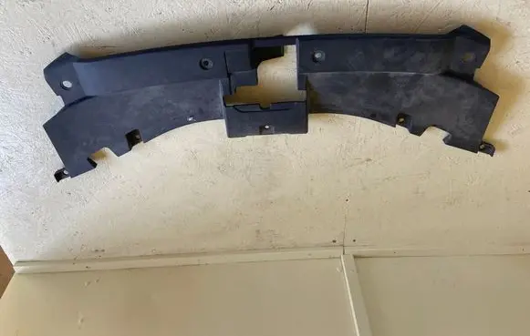 Chevrolet Captiva Engine bonnet/hood lock trim molding 95942000