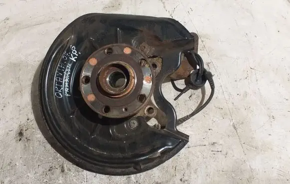 Skoda Octavia Mk2 (1Z) Rear wheel hub