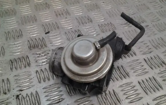 Skoda Fabia Mk1 (6Y) EGR valve 038131501M