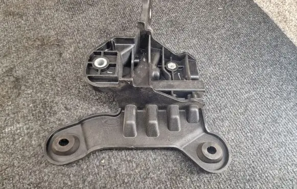 Battery bracket