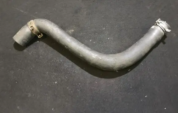 Renault Scenic II - Grand scenic II Engine coolant pipe/hose 8200320159