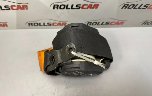 BMW 7 E38 Front seatbelt 040120 8217390