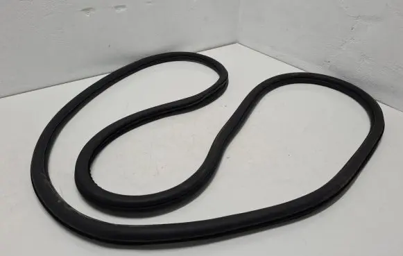 Rear door rubber seal (on body)