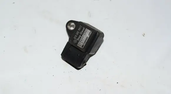 Mercedes-Benz E W210 Air pressure sensor 0105429917