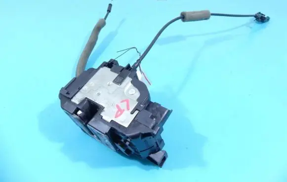 Opel Movano B Front door lock IMPRK1328391