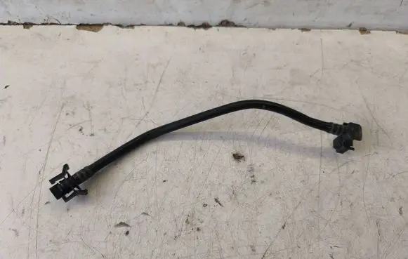 Renault Trafic III (X82) Engine coolant pipe/hose