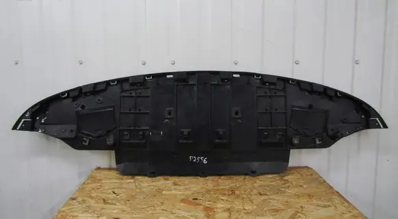 Renault Twingo III Front bumper skid plate/under tray 622355804R