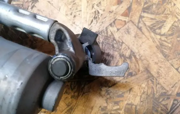 KIA Sportage Front wiper linkage and motor 98100F1000