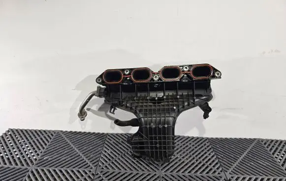 Lexus CT 200H Intake manifold 1712037054