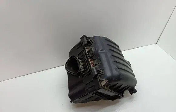 Volkswagen Sharan Air filter box YM2X9643 YM2X9A612 YM2X9643AA