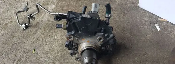 Mercedes-Benz E W212 Fuel injection high pressure pump A6510700701