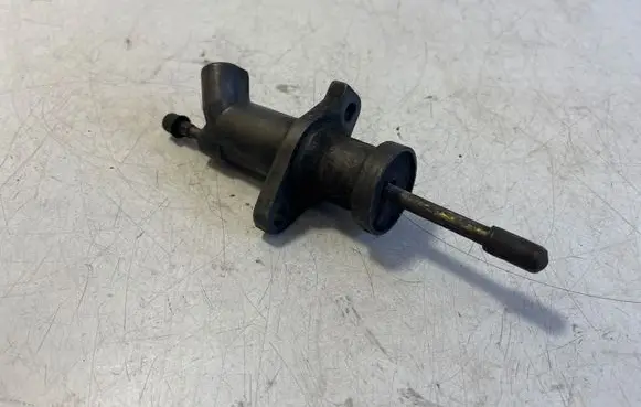 BMW X3 E83 Clutch slave cylinder 6785966