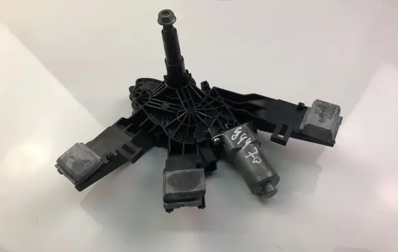 Peugeot 308 Wiper motor 9677680580