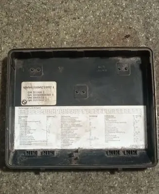 BMW 5 E34 Fuse box cover 1374029