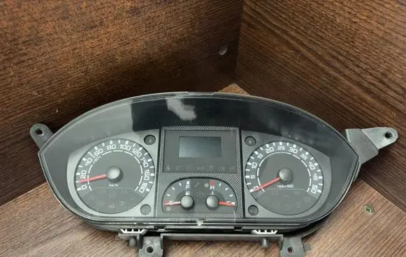 Iveco Daily 3rd gen Speedometer (instrument cluster) 555001210200 555001210100