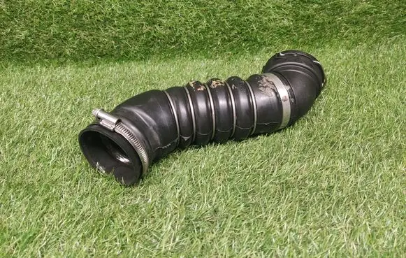 BMW 5 E60 E61 Intercooler hose/pipe 7789048