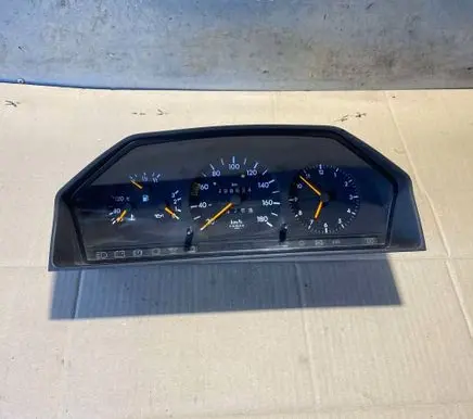 Speedometer (instrument cluster)
