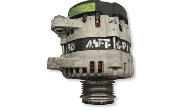 Hyundai i30 fastback Generator/alternator 3730003AA0 135V130A 8400389