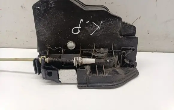 BMW 6 F06 Gran coupe Front door lock 7202145