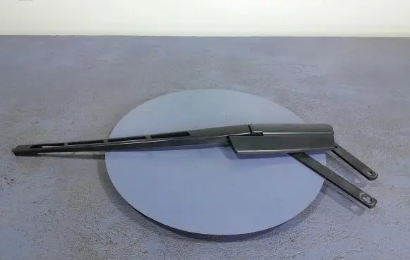 Audi Q7 4L Front wiper blade arm 4L1955408B