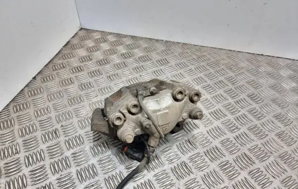 Mercedes-Benz E W212 Front brake caliper 322x32