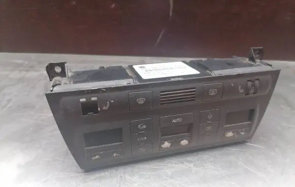 Audi A6 S6 C5 4B Climate control unit 4B0820043AD