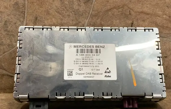 Mercedes-Benz C W204 HiFi Audio sound control unit A1669003407