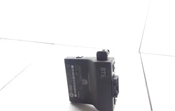 Volkswagen PASSAT B6 Gateway control module 3C0907530C 3C0907951A
