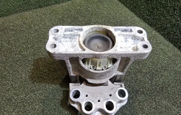Ford Transit Custom Engine mount bracket GK216F012CC