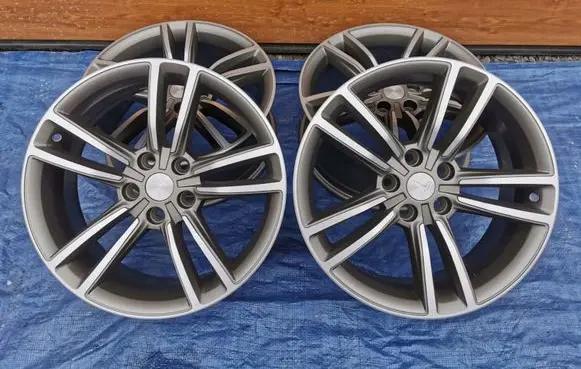 Tesla Model S R19 alloy rim 