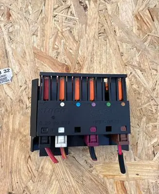Mercedes-Benz E W211 Fuse box set 013948371