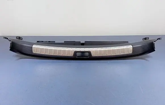 BMW X6 E71 Handrail (top trim) 6981004