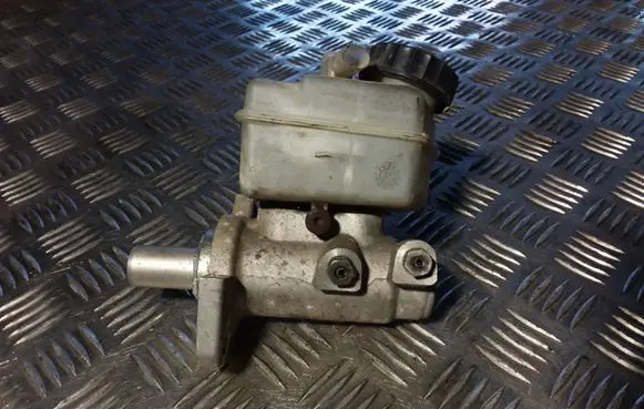 Mercedes-Benz A W168 Master brake cylinder A1684300102