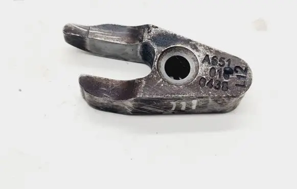 Mercedes-Benz B W246 W242 Fuel Injector clamp holder
