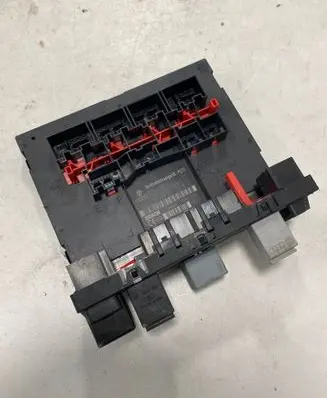 Volkswagen Touran I Comfort/convenience module H26S0401 F005V00216 1K0937049G