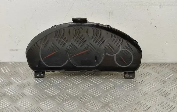 Mitsubishi Grandis Speedometer (instrument cluster) 8100A202 2574301321