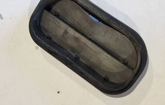 Audi A4 S4 B9 Quarter panel pressure vent 6R0819465