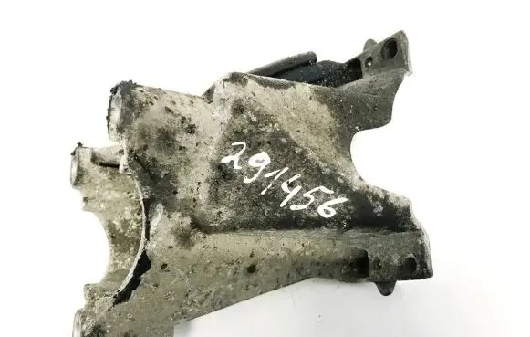 Peugeot 307 Engine mounting bracket