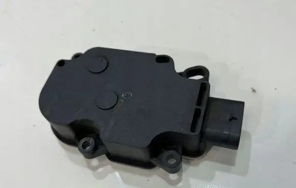 Volkswagen Golf VII Radiator active air flap actuator 95b965501b | 888.111.791