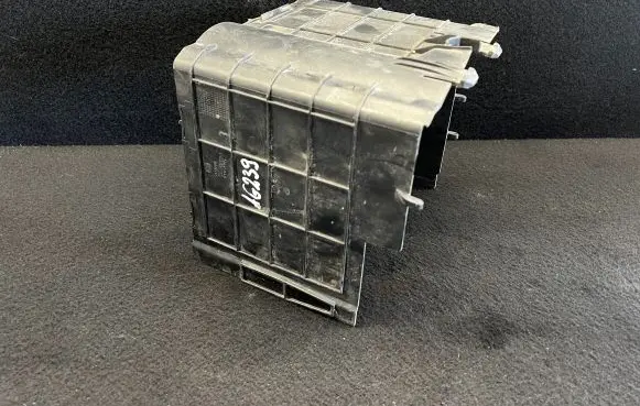 Volkswagen Touran I Battery box tray 1J0915335B