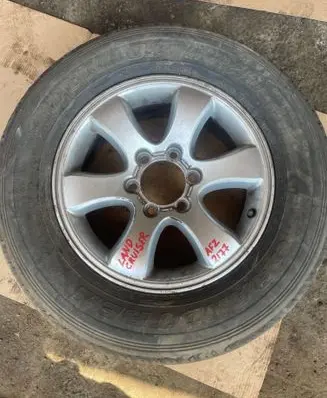 Toyota Land Cruiser (J120) R17 spare wheel