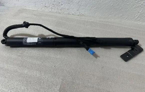 BMW X5 F15 Tailgate/trunk strut/damper 18202210