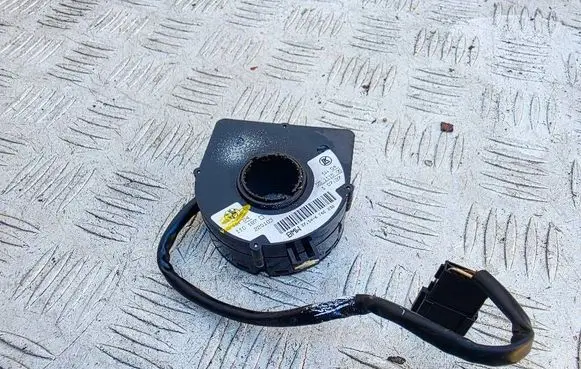 BMW 5 E39 Steering angle sensor 6760232 37146760232