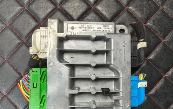 Mini One - Cooper R50 - 53 Engine control unit/module 8BCRBC1E07 13780410