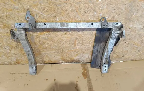 Opel Corsa E Radiator mount bracket 12729738